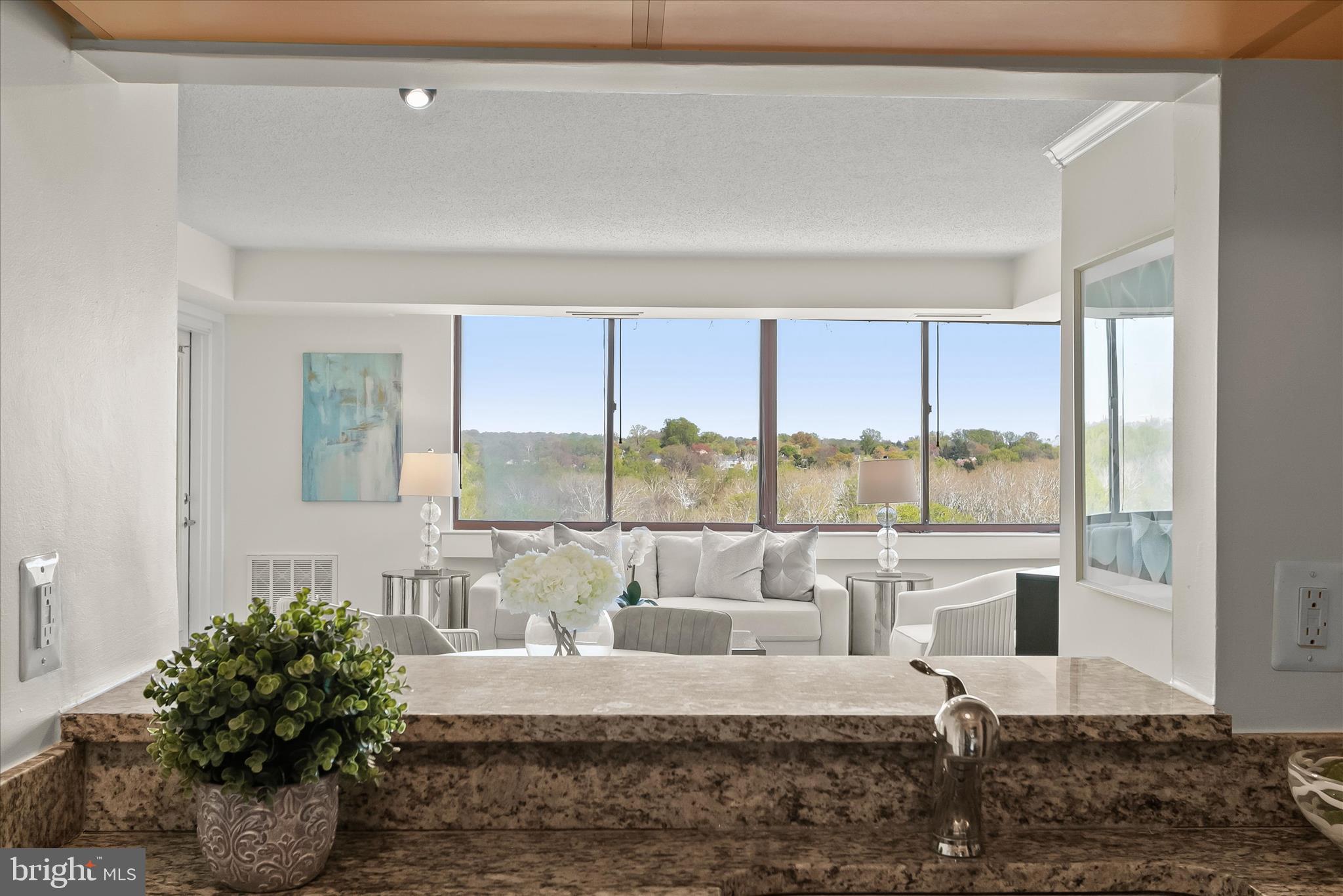 10101 GROSVENOR PLACE 1106