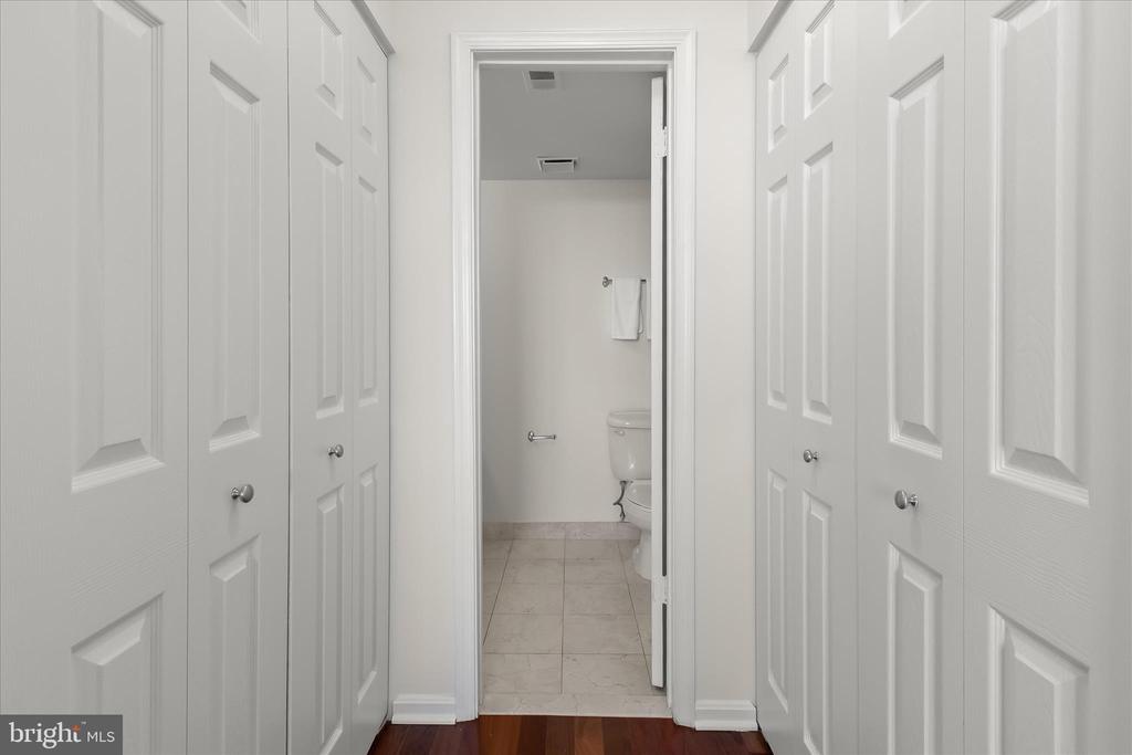 10101 GROSVENOR PLACE 1106
