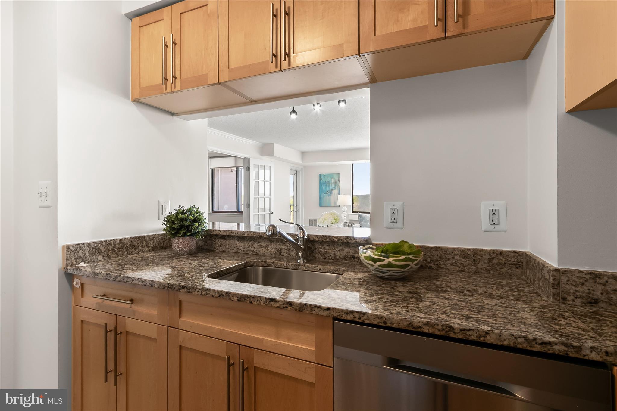 10101 GROSVENOR PLACE 1106