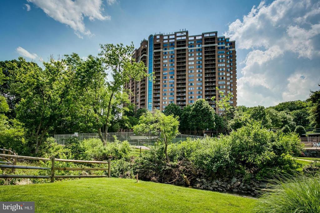 10101 GROSVENOR PLACE 1106