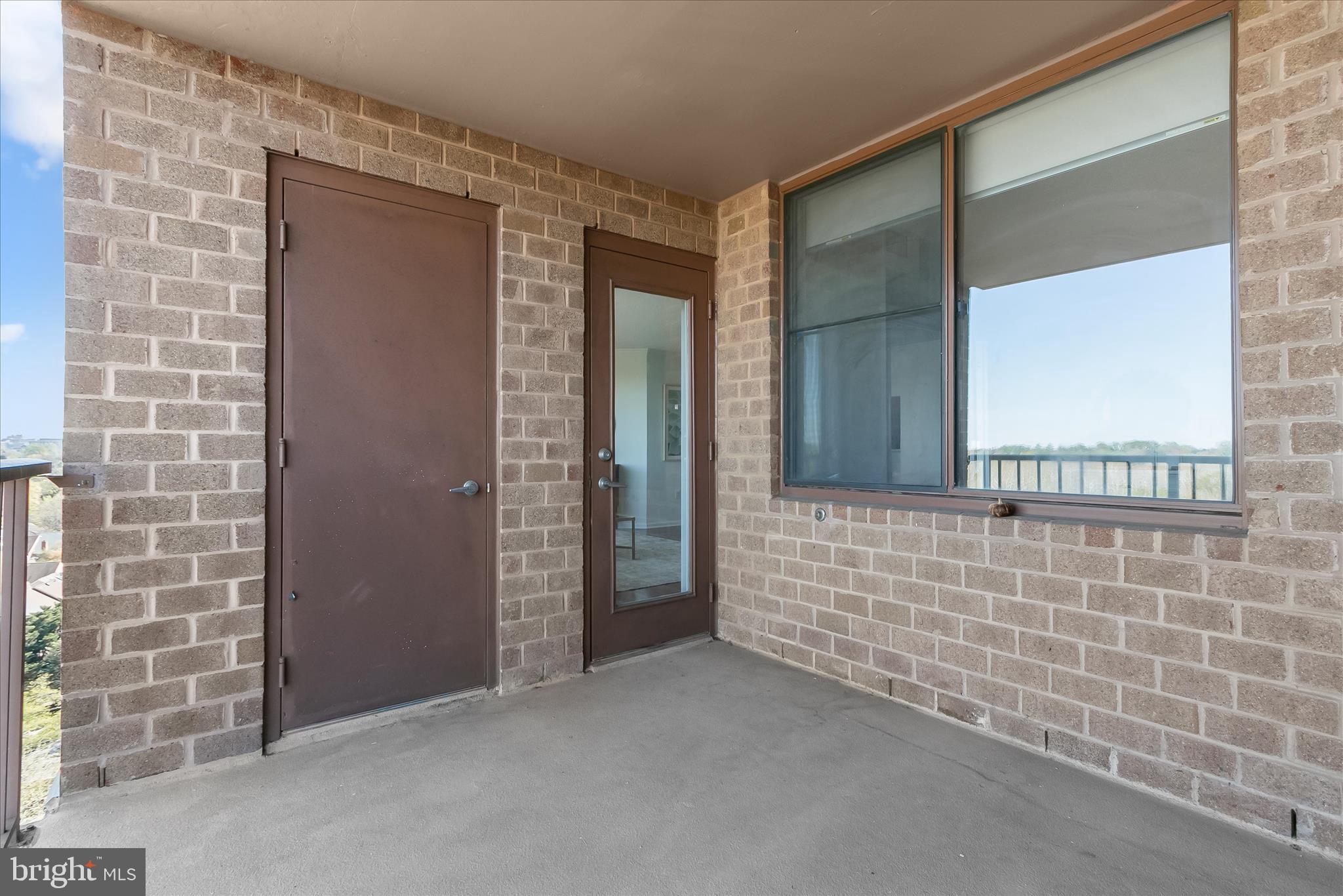 10101 GROSVENOR PLACE 1106