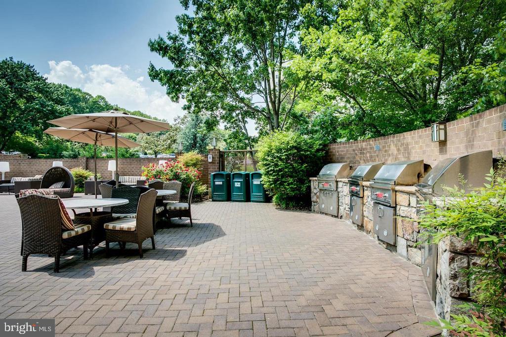 10101 GROSVENOR PLACE 1106