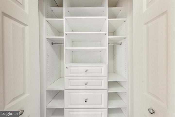 10101 GROSVENOR PLACE 1106