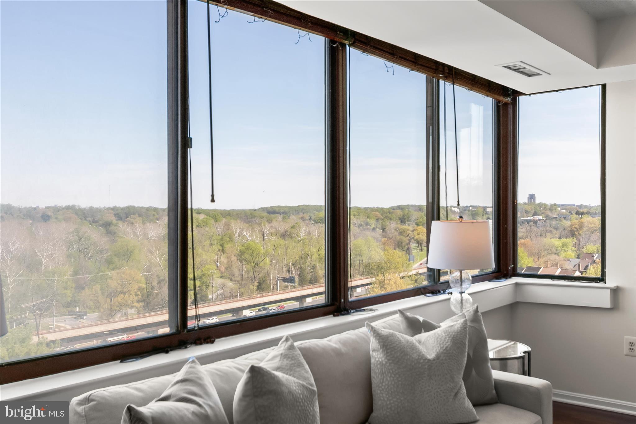 10101 GROSVENOR PLACE 1106