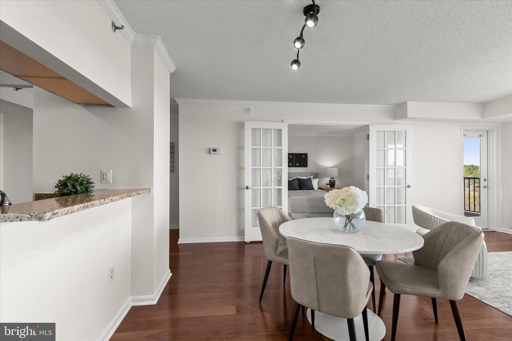 10101 GROSVENOR PLACE 1106