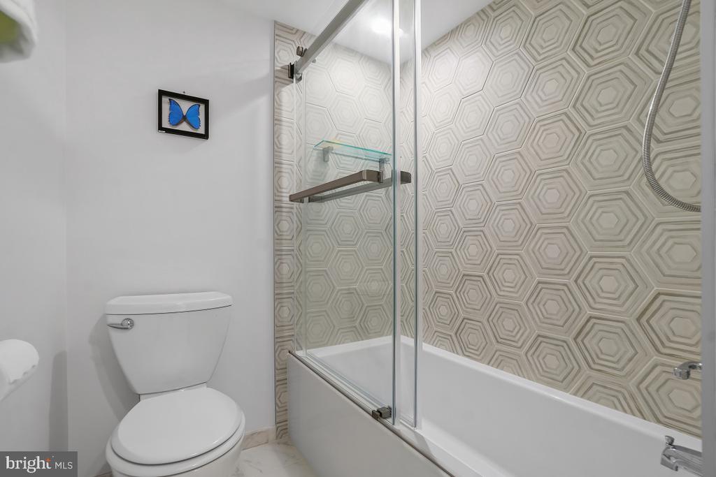 11400 STRAND DRIVE R-414