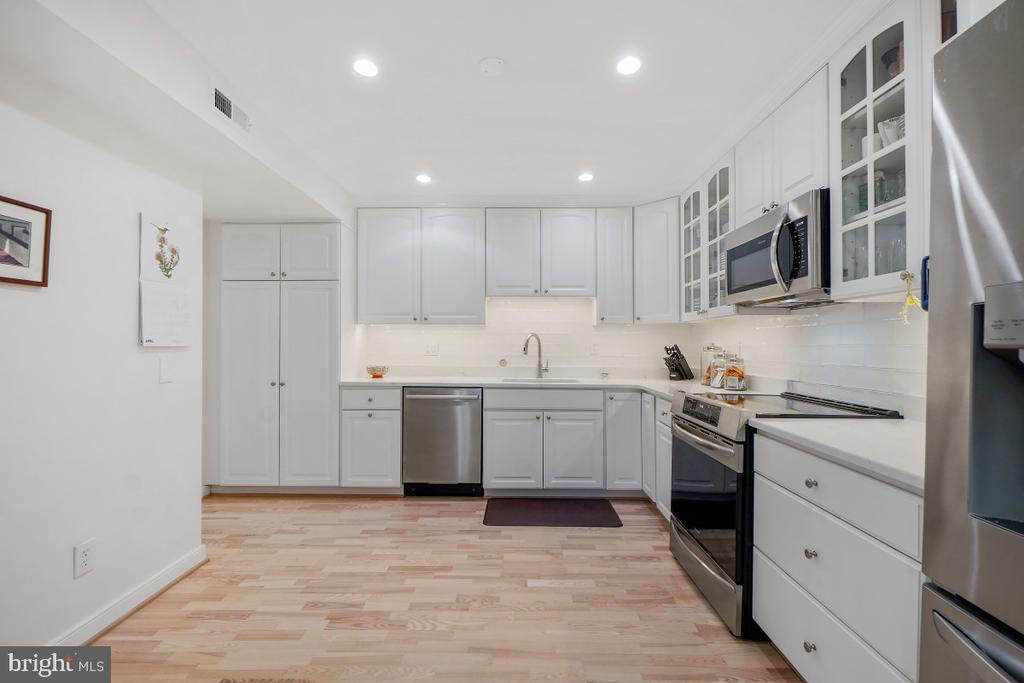 11400 STRAND DRIVE R-414