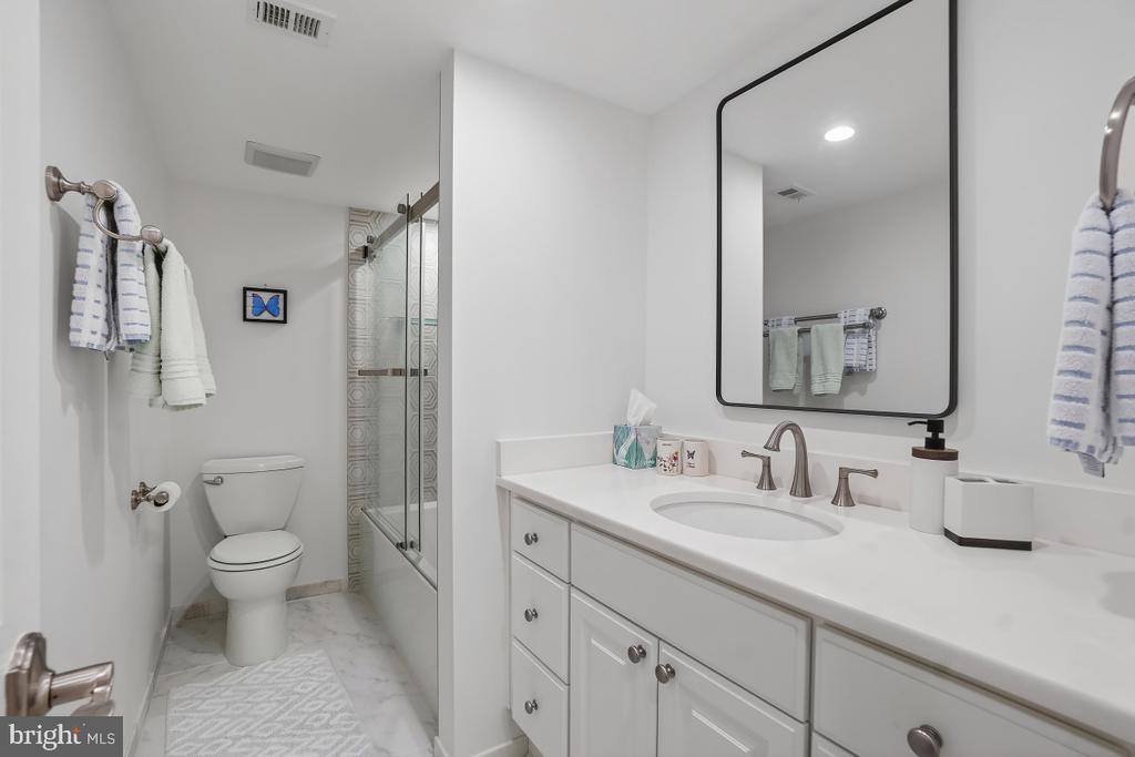 11400 STRAND DRIVE R-414