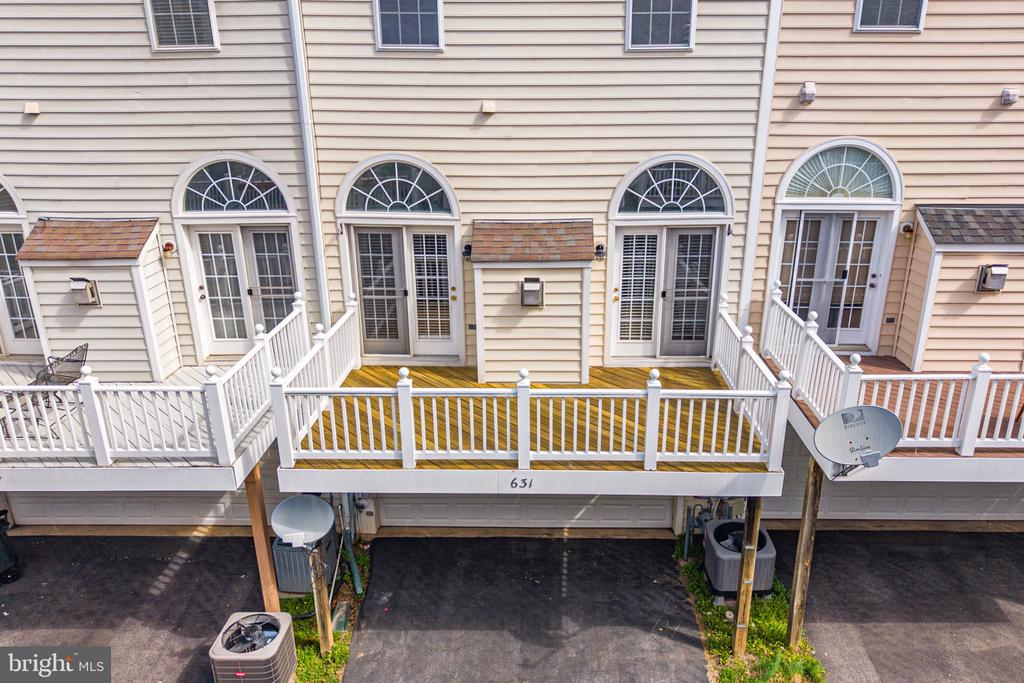 631 GATESTONE STREET