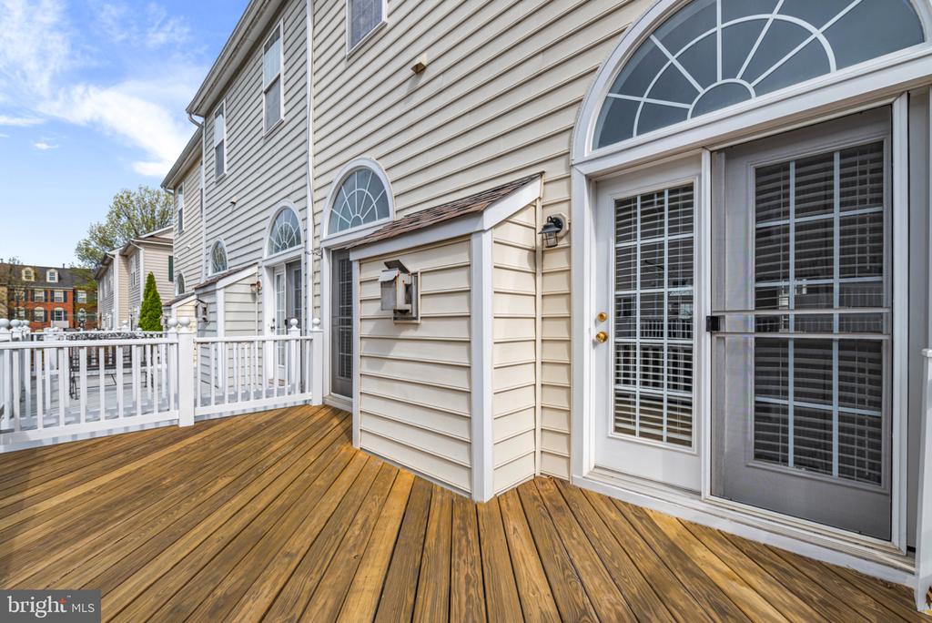 631 GATESTONE STREET