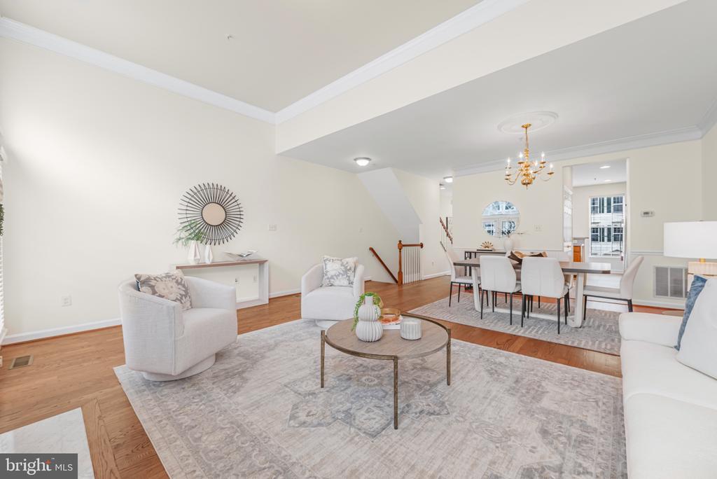 631 GATESTONE STREET