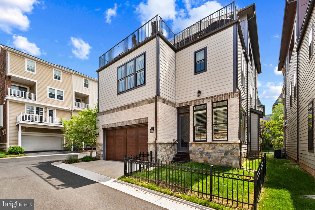 311 STRUMMER LANE