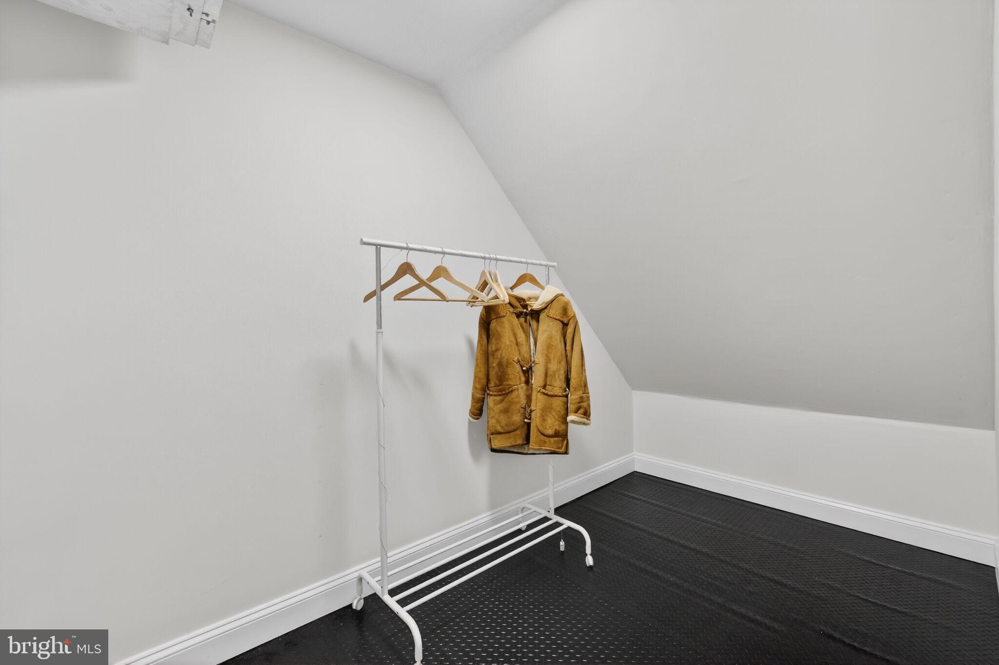 5115 CAPE COD COURT