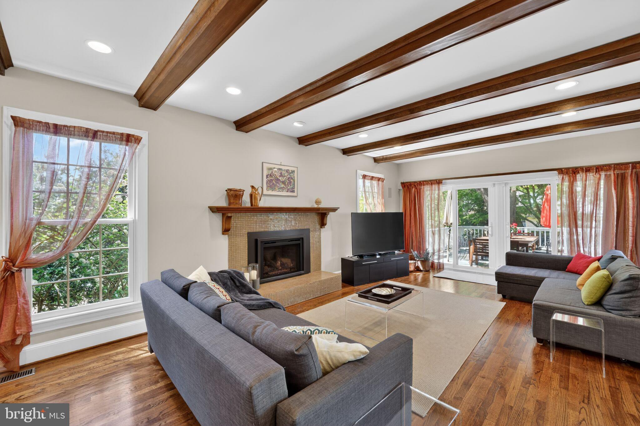 5115 CAPE COD COURT