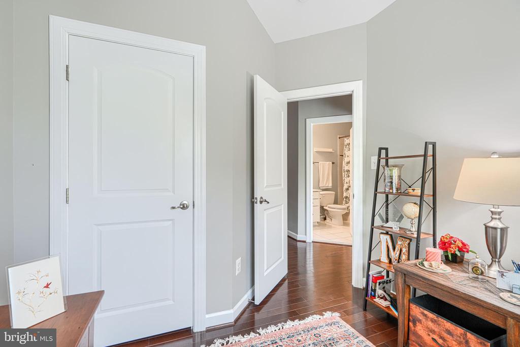 432 GRAND STREET