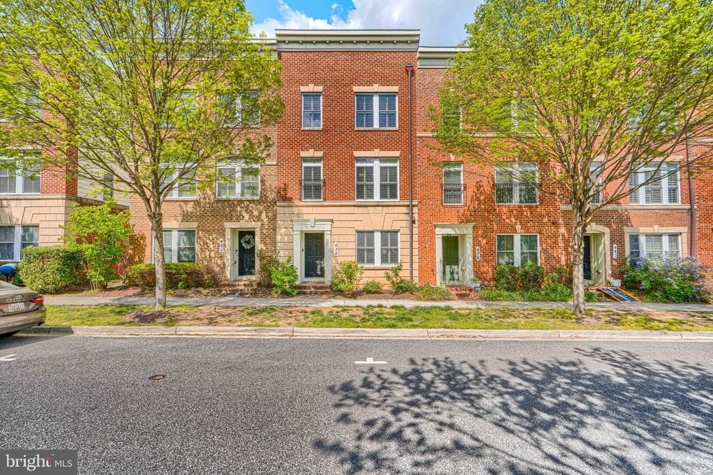 432 GRAND STREET