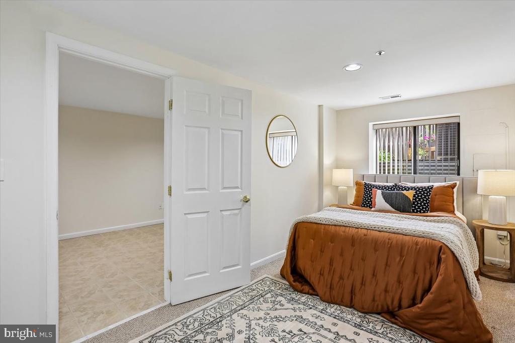 9 FOUNTAIN VALLEY COURT