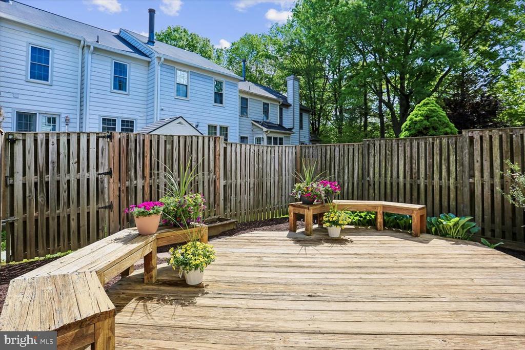 9 FOUNTAIN VALLEY COURT