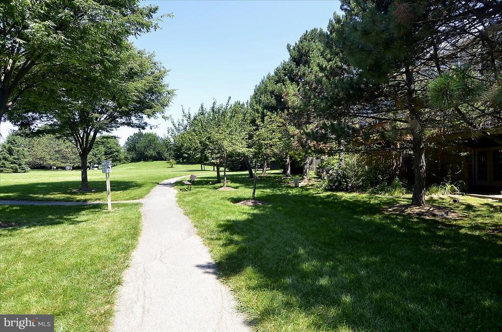 9 FOUNTAIN VALLEY COURT