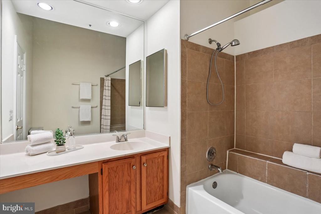 9 FOUNTAIN VALLEY COURT
