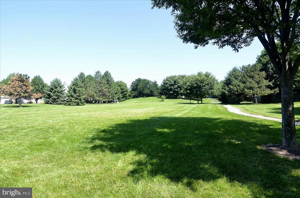 9 FOUNTAIN VALLEY COURT