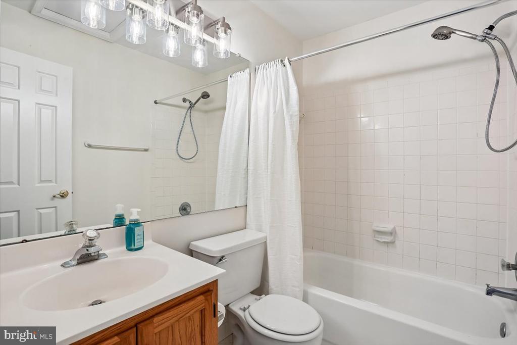 9 FOUNTAIN VALLEY COURT