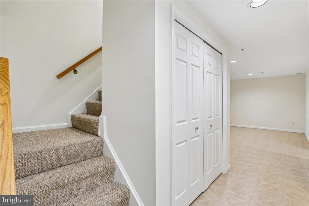 9 FOUNTAIN VALLEY COURT
