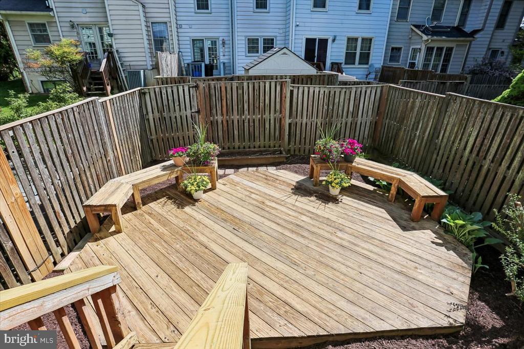 9 FOUNTAIN VALLEY COURT