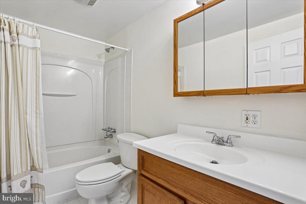 9 FOUNTAIN VALLEY COURT