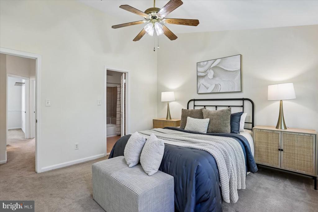 9 FOUNTAIN VALLEY COURT