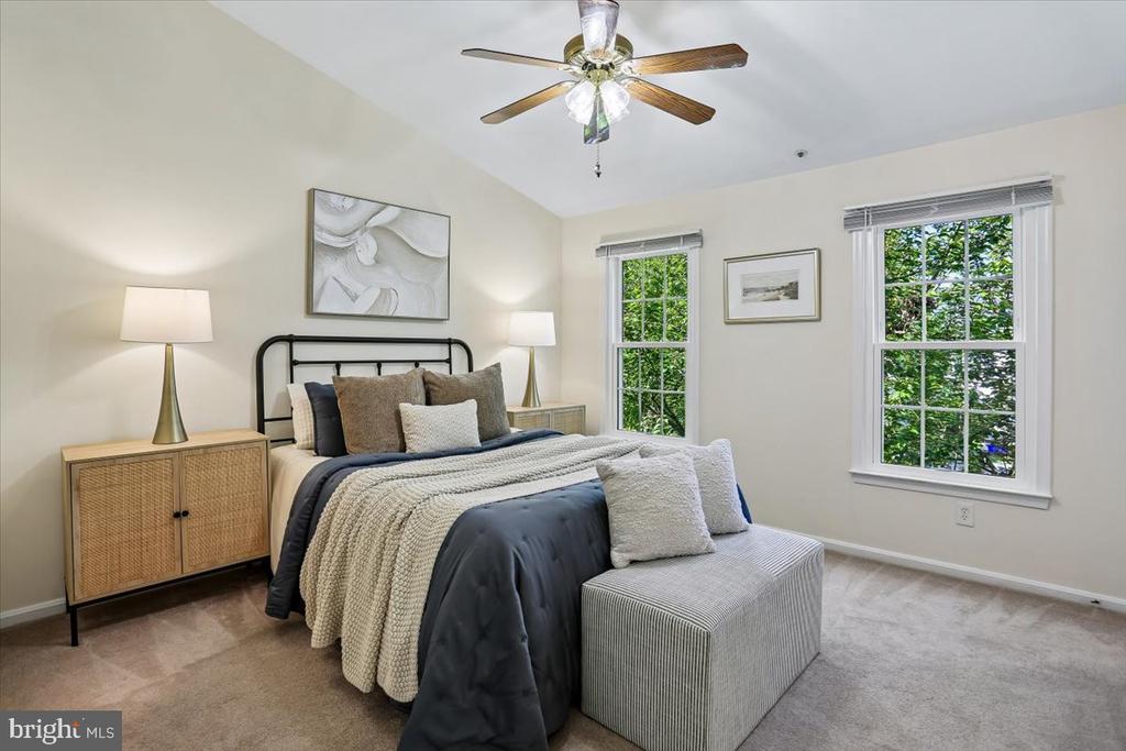 9 FOUNTAIN VALLEY COURT