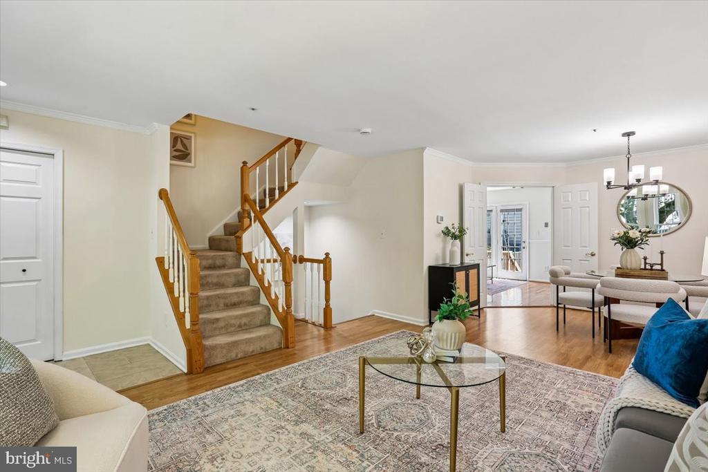 9 FOUNTAIN VALLEY COURT