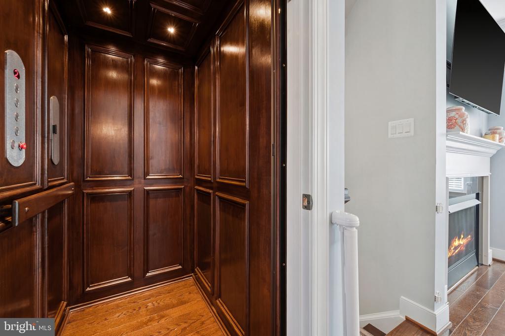 322 CROWN PARK AVENUE