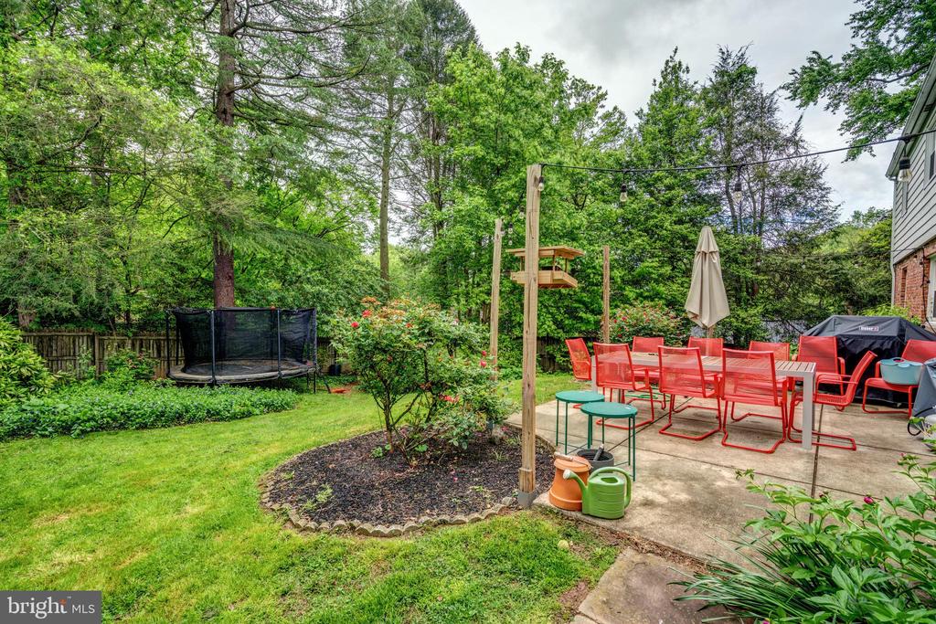 7525 CAYUGA AVENUE
