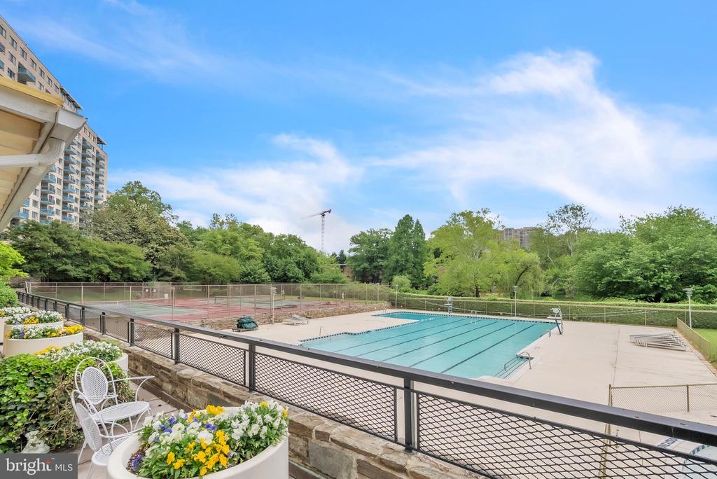 10401 GROSVENOR PLACE 410
