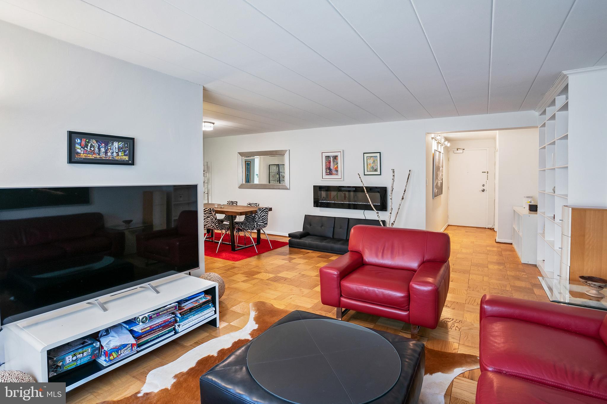 4800 CHEVY CHASE DRIVE 207