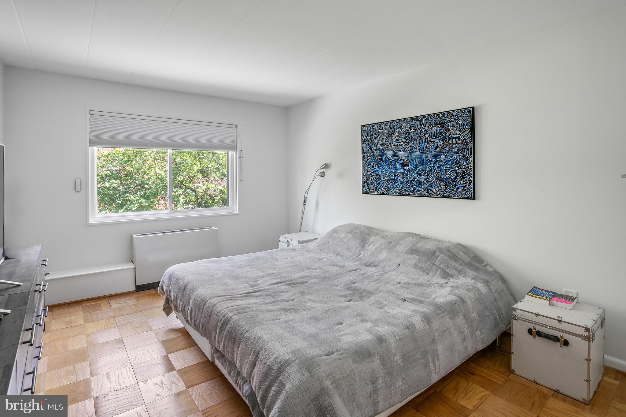 4800 CHEVY CHASE DRIVE 207