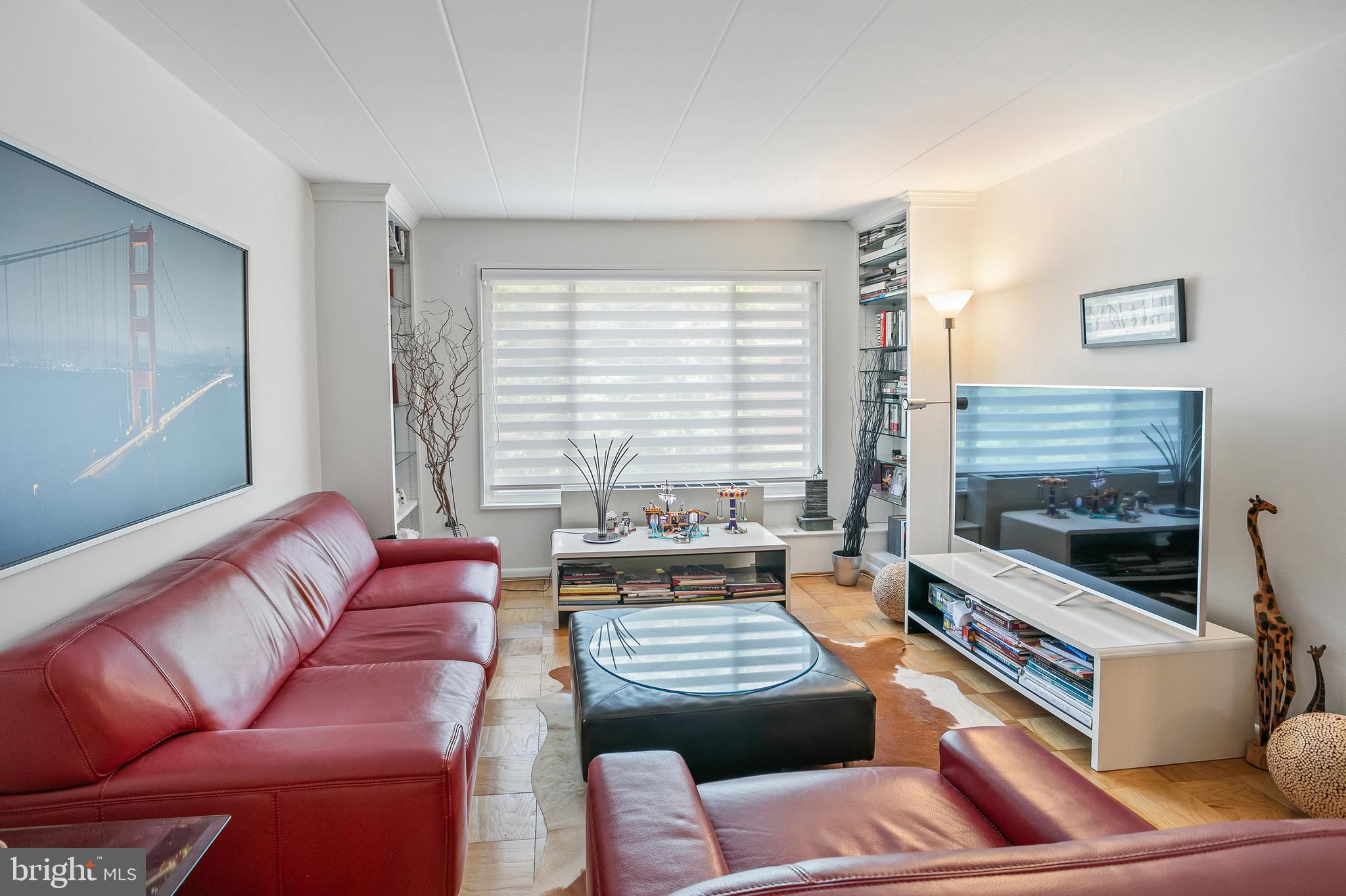 4800 CHEVY CHASE DRIVE 207