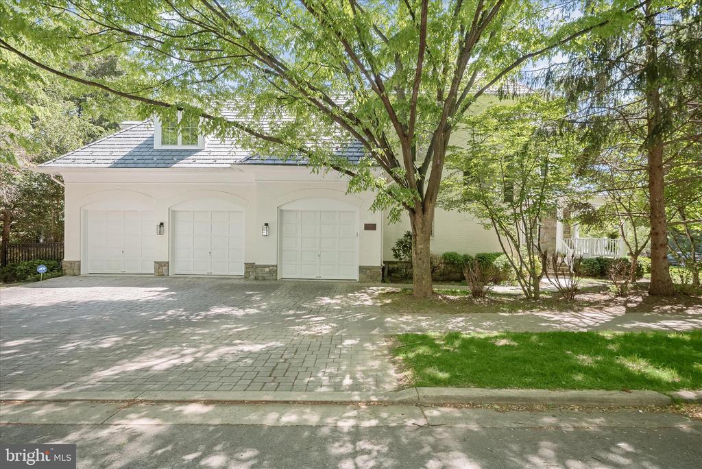 8539 RAPLEY PRESERVE CIRCLE