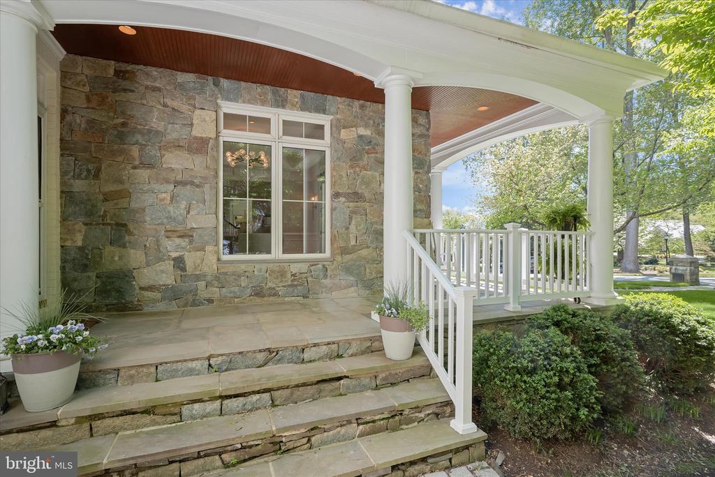 8539 RAPLEY PRESERVE CIRCLE