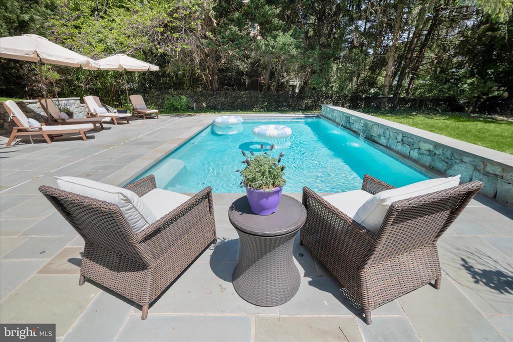 8539 RAPLEY PRESERVE CIRCLE