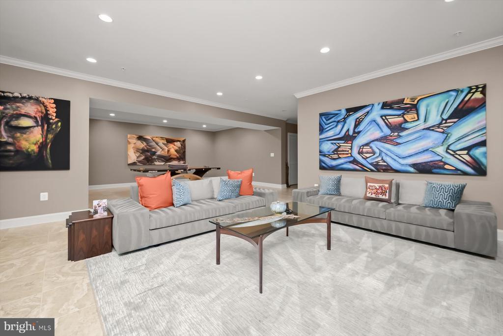 6410 LANDON LANE