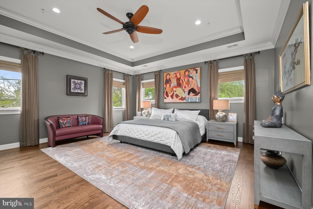 6410 LANDON LANE
