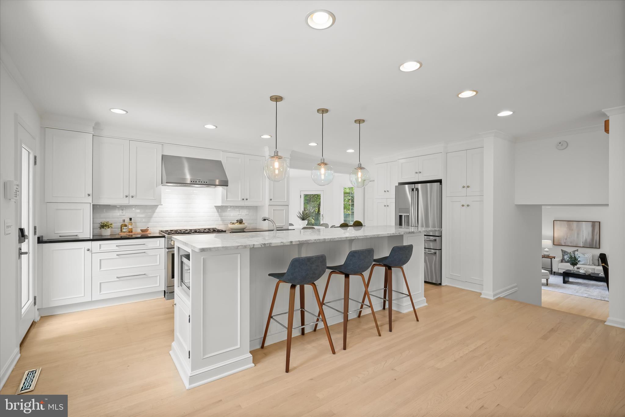 6204 REDWING COURT