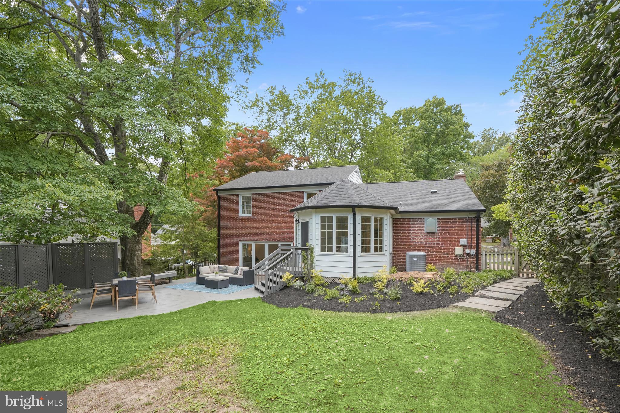 6204 REDWING COURT
