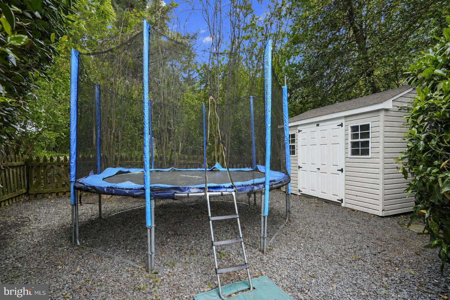6204 REDWING COURT