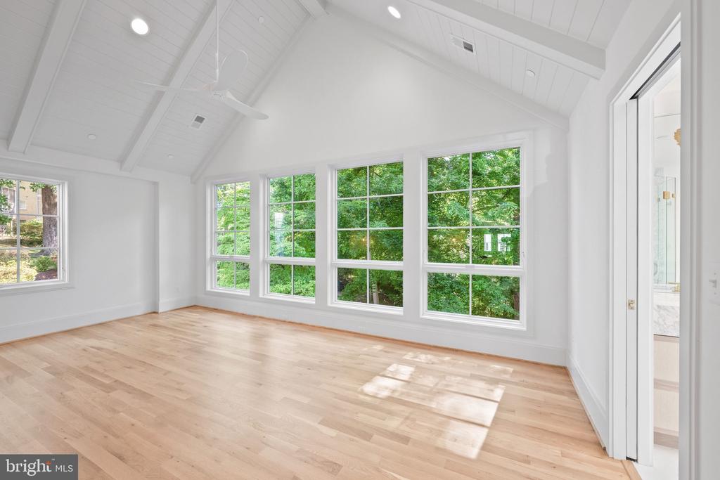 9622 PARKWOOD DRIVE