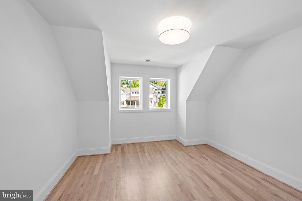 9622 PARKWOOD DRIVE