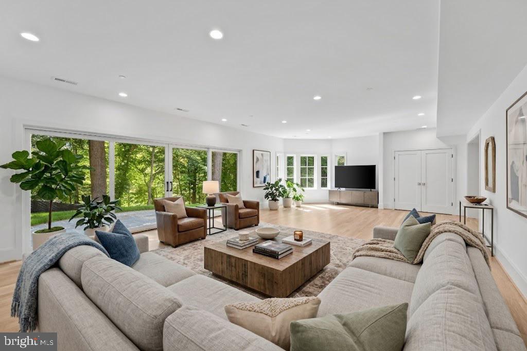 9622 PARKWOOD DRIVE