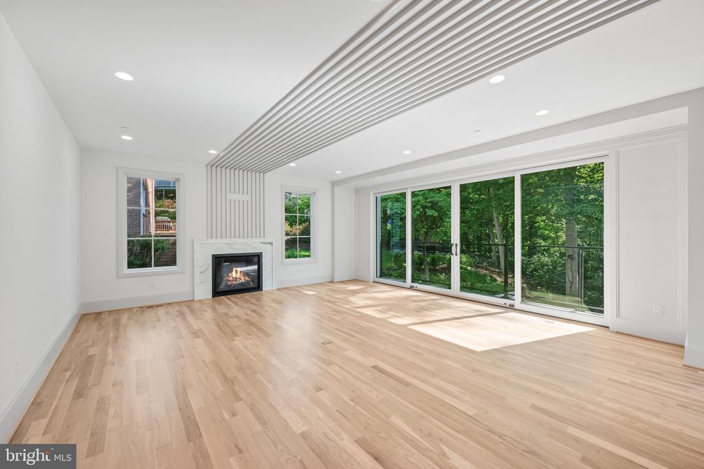 9622 PARKWOOD DRIVE